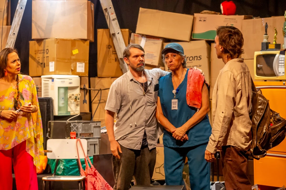 “A Revolta dos Pinguins” volta a Salvador com humor e reflexão sobre o sistema educacional por Divulgação