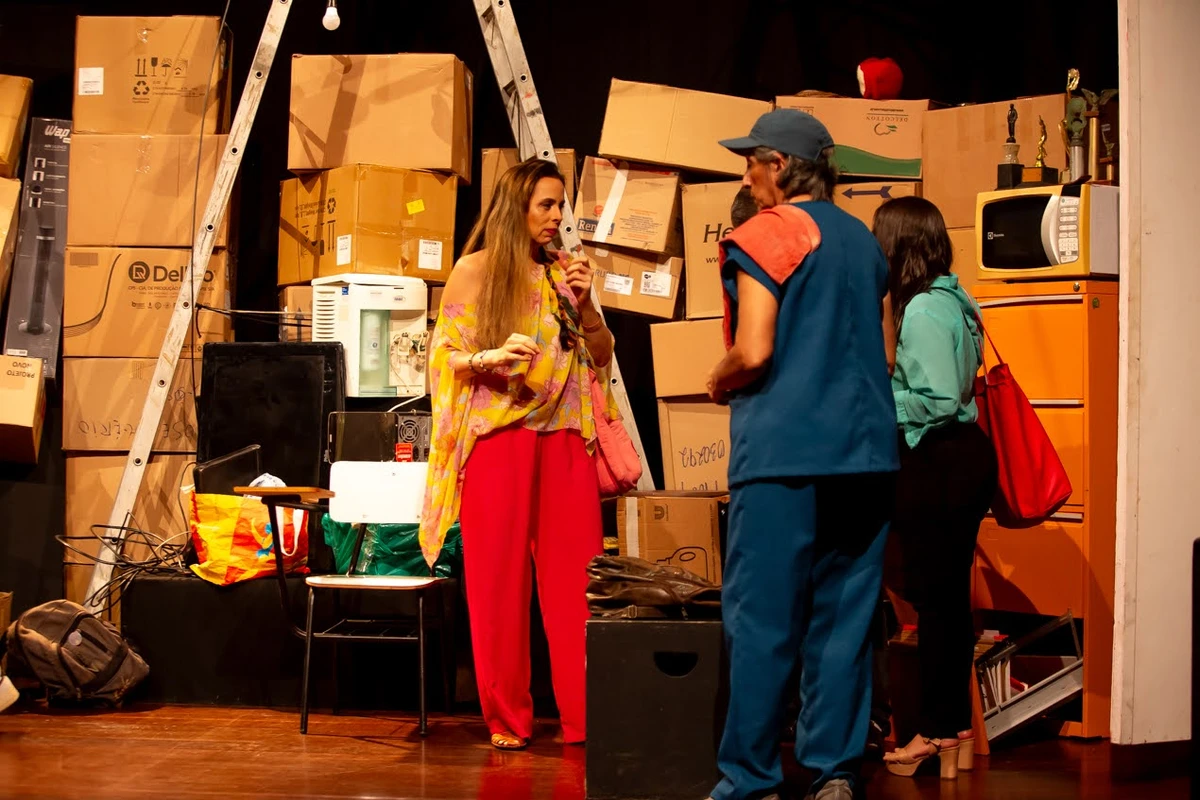 “A Revolta dos Pinguins” volta a Salvador com humor e reflexão sobre o sistema educacional por Divulgação