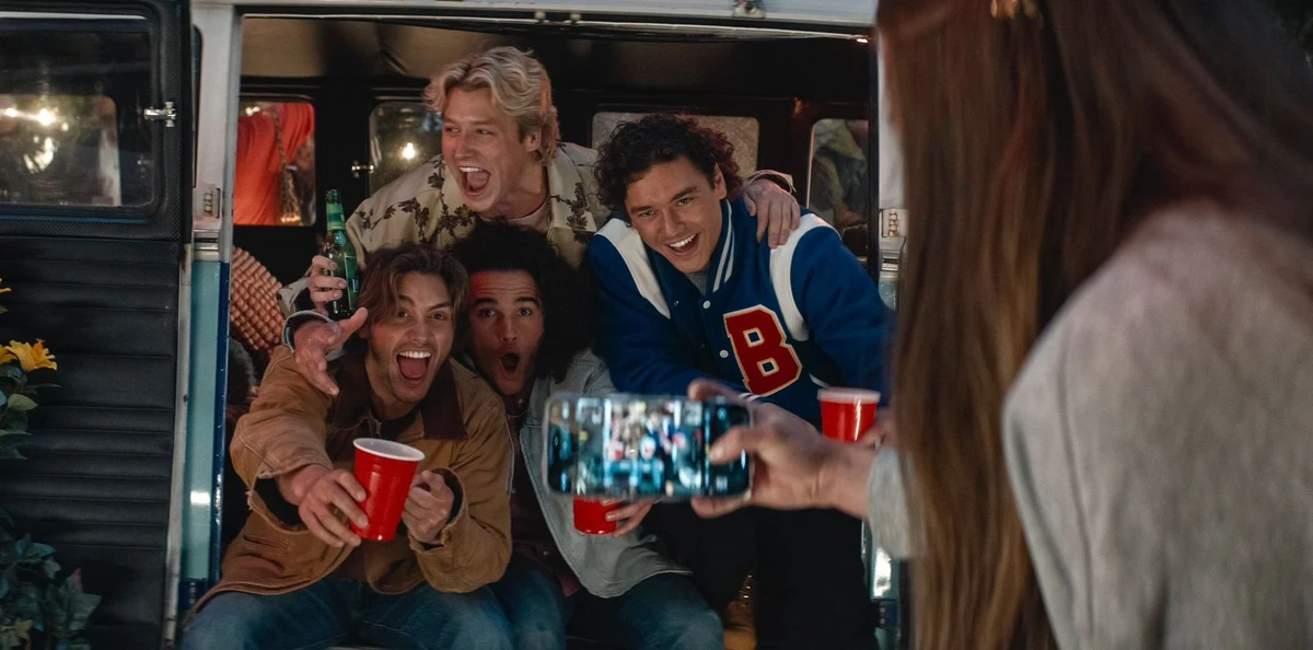 "Amores Improváveis" chega ao Prime Video em 13 de maio por Divulgação