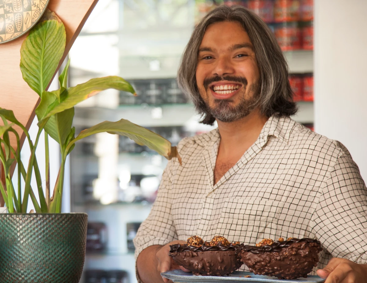 Deyvis Nascimento, chef confeiteiro e criador da CamuCaju por Sora Maia/CORREIO