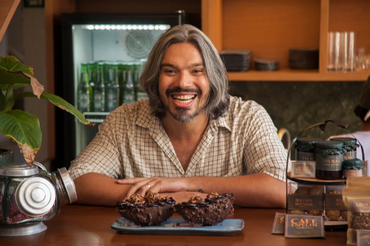 Deyvis Nascimento, chef confeiteiro e criador da CamuCaju por Sora Maia/CORREIO
