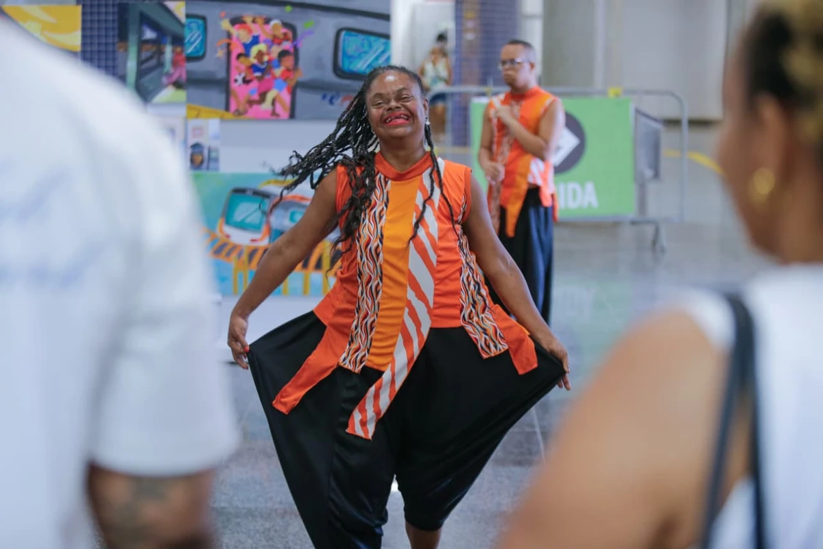 Abertura da mostra foi marcada também por uma performance da Opaxorô Companhia de Dança da Apae de Salvador por Arisson Marinho/CORREIO