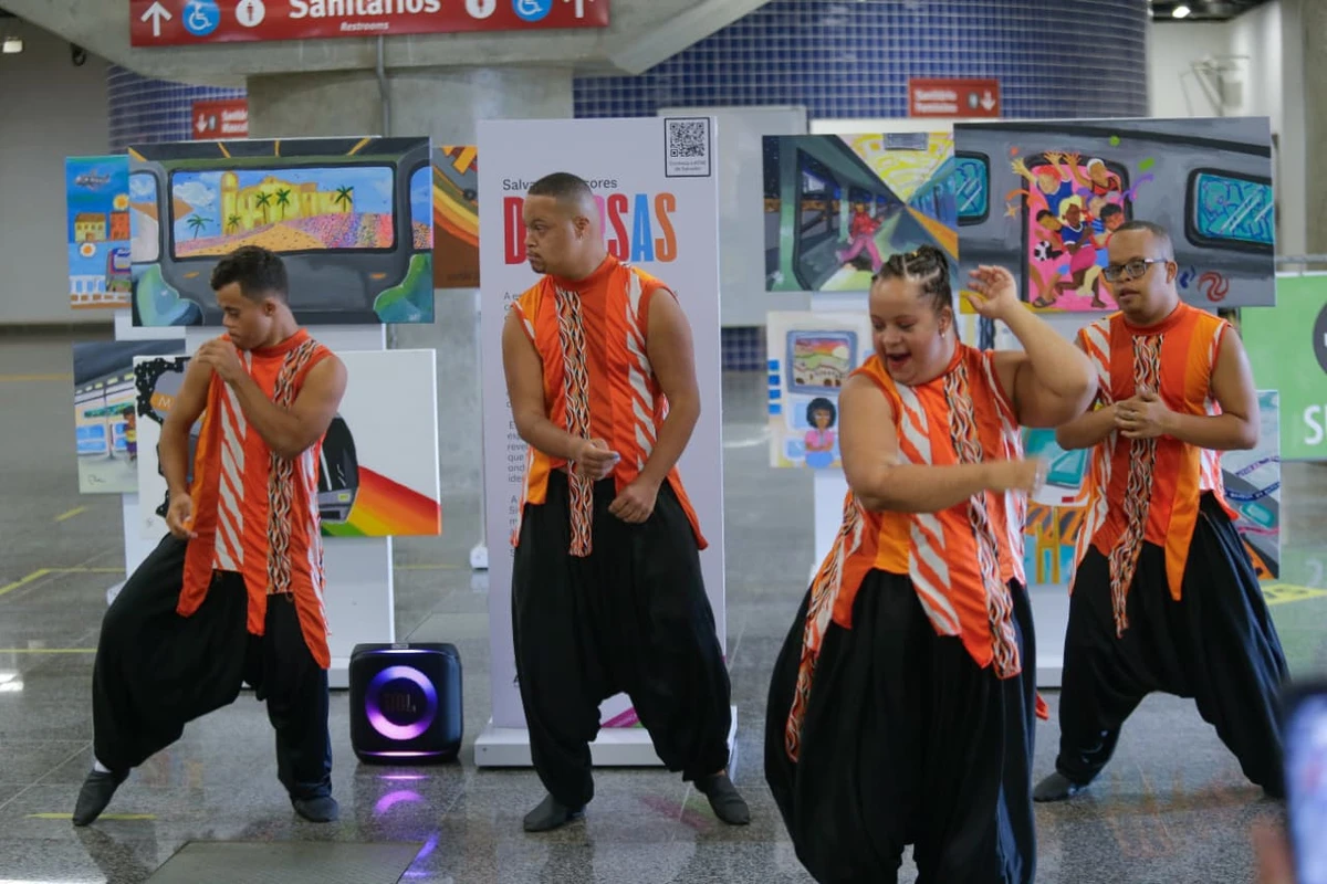 Abertura da mostra foi marcada também por uma performance da Opaxorô Companhia de Dança da Apae de Salvador por Arisson Marinho/CORREIO
