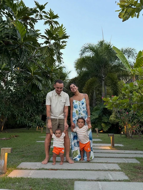 João Gomes já mora em mansão com piscina gigante e estilo inspirado no sertão por Reprodução