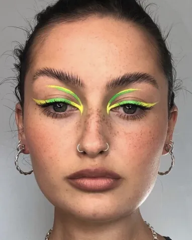 Maquiagens para shows e festivais por Reprodução/Pinterest