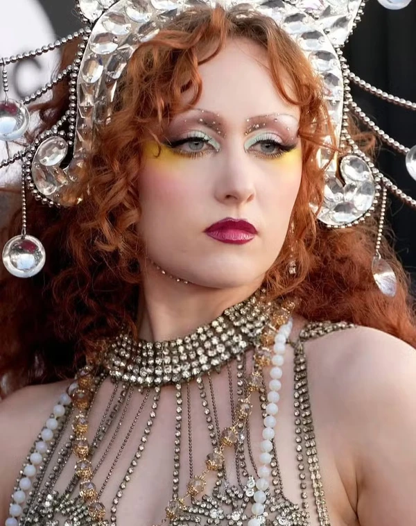 Maquiagens para shows e festivais: Chappell Roan por Reprodução/Redes Sociais  