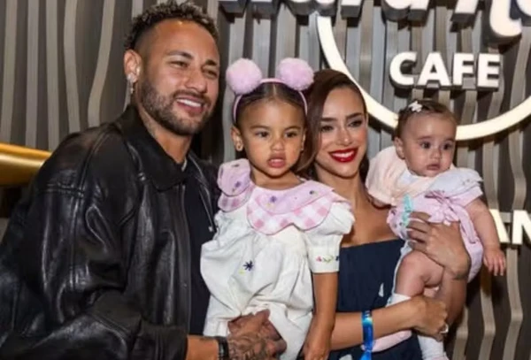 Neymar, Bruna Biancardi, Mel e Mavie por Reprodução/Instagram