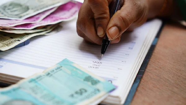 O banco pode bloquear minha conta por dívida? Saiba o que é ilegal e como proteger seu salário por Pixabay