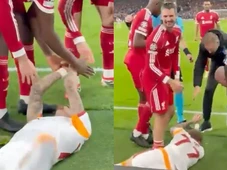 Imagem - CENAS FORTES: Jogador sofre amputação parcial de dedo após acidente em jogo contra o Liverpool