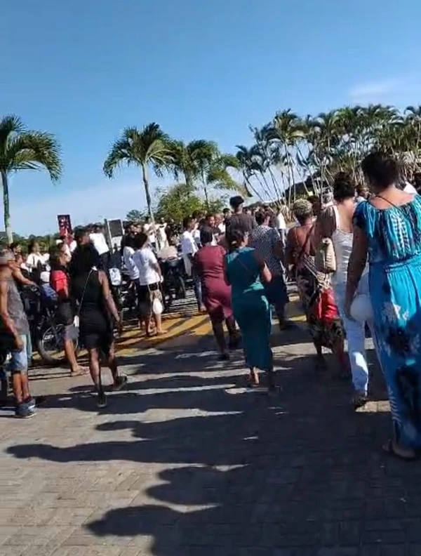 Corpo de Thamiris é sepultado em Salvador sob forte comoção; por Redes Sociais