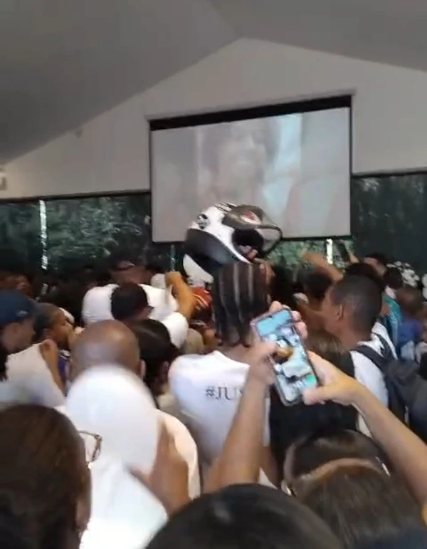 Corpo de Thamiris é sepultado em Salvador sob forte comoção; por Redes Sociais