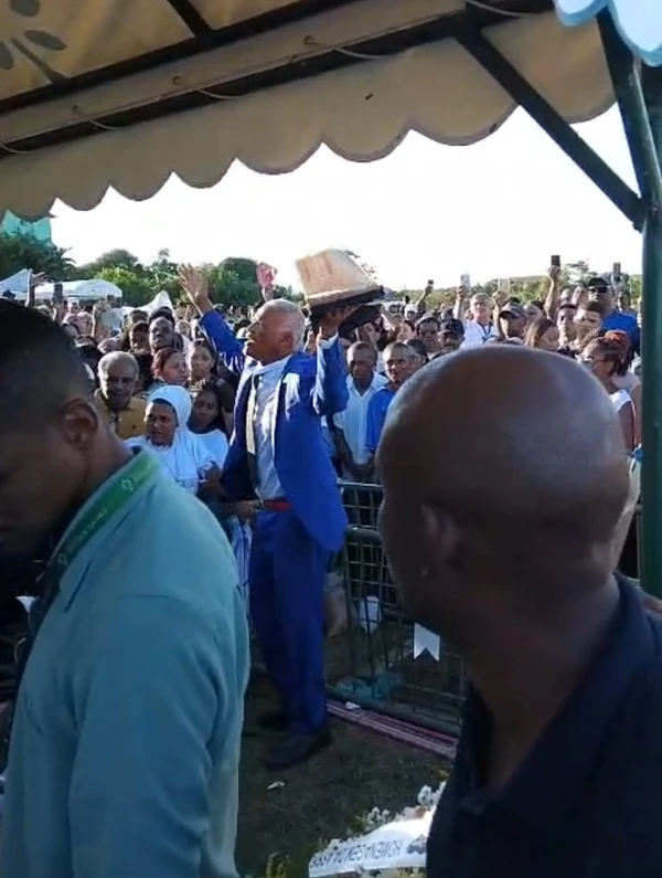 Corpo de Thamiris é sepultado em Salvador sob forte comoção; por Redes Sociais