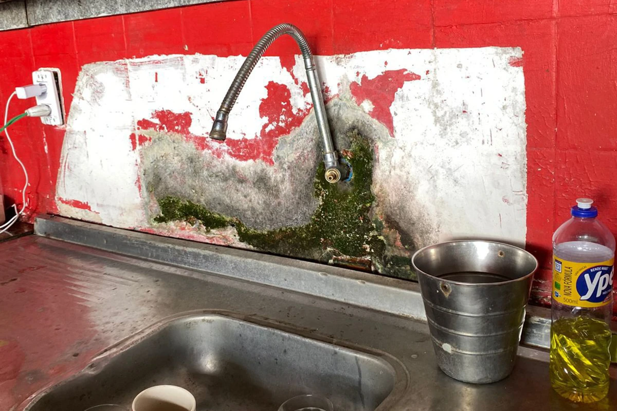 Vigilância Sanitária interdita lanchonete em Feira de Santana por Divulgação