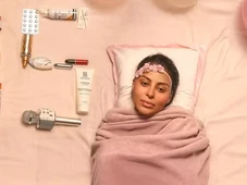 Imagem - Alinne Rosa comemora 45 anos com ensaio inspirado em recém-nascido; veja fotos