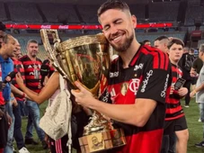 Imagem - Jogador do Flamengo acusa equipe de cantora internacional de abordagem agressiva em hotel