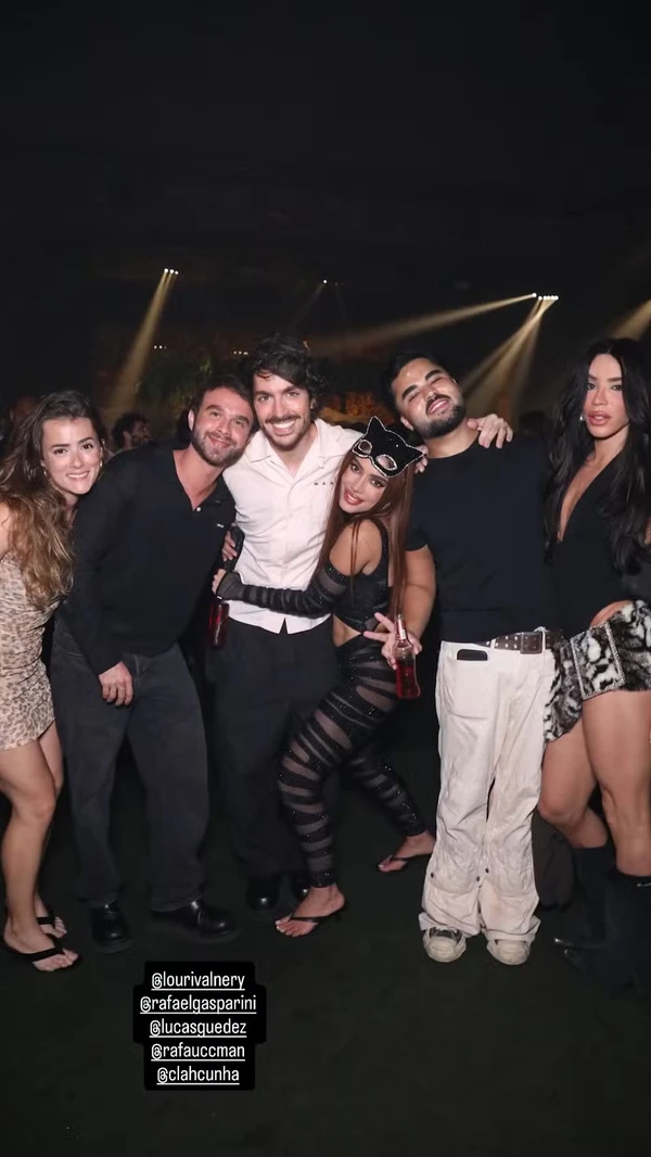 Anitta reúne famosos em festa de aniversário de 33 anos por Reprodução/Instagram @iude