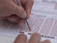 Imagem - PF mira esquema milionário de fraude em concursos públicos com ponto eletrônico e gabarito antecipado