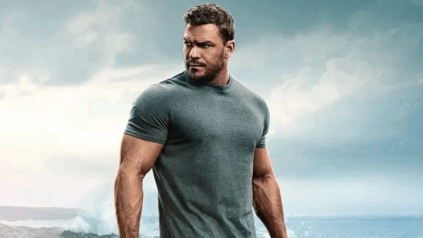 Alan Ritchson em cena da série Reacher por Divulgação/Amazon Prime Video