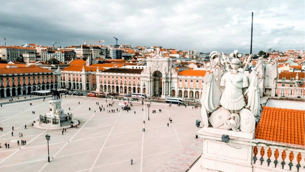 Alta nos imóveis afeta moradores e expõe desigualdades no acesso à moradia