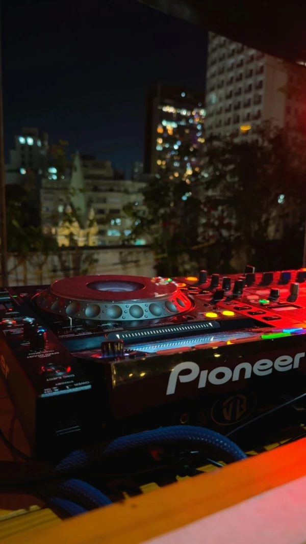 Collin WINNR por Divulgação