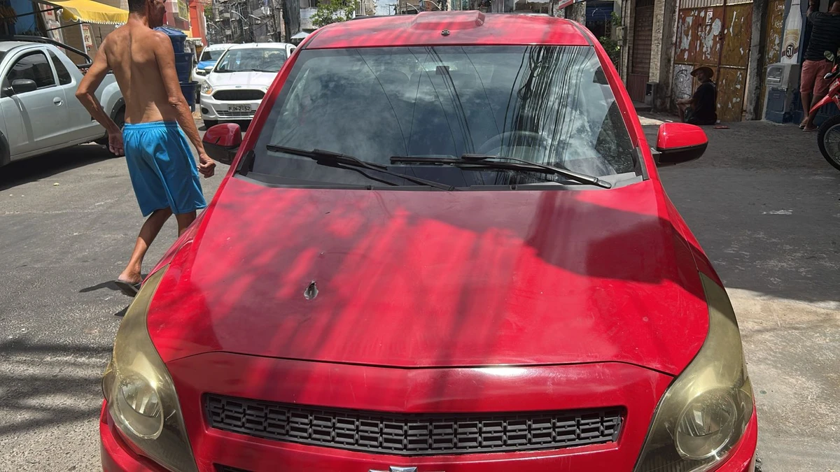 CV promove três ataques e espalha pânico em Tancredo Neves por Bruno Wendel/CORREIO