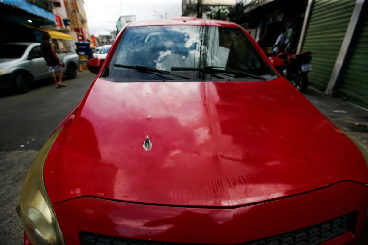 CV promove três ataques e espalha pânico em Tancredo Neves por Arisson Marinho/CORREIO