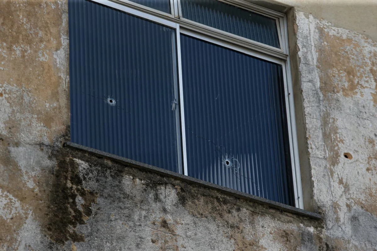 CV promove três ataques e espalha pânico em Tancredo Neves por Arisson Marinho/CORREIO