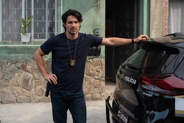 Gerluce é surpreendida por Paulinho e acaba presa em Três Graças por Estevam Avellar/Rede Globo