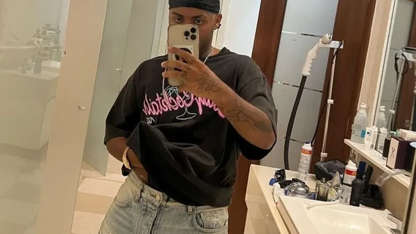 Rapper Orochi espanca influenciador em balada no Rio e é afastado por seguranças por Reprodução/Redes Sociais 