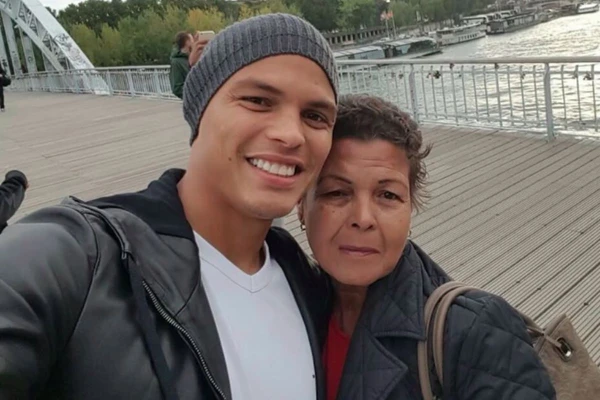 Thiago Silva e Angela Maria da Silva