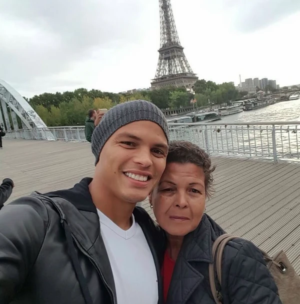 Jogador se despediu da mãe através das redes sociais por Reprodução | Instagram