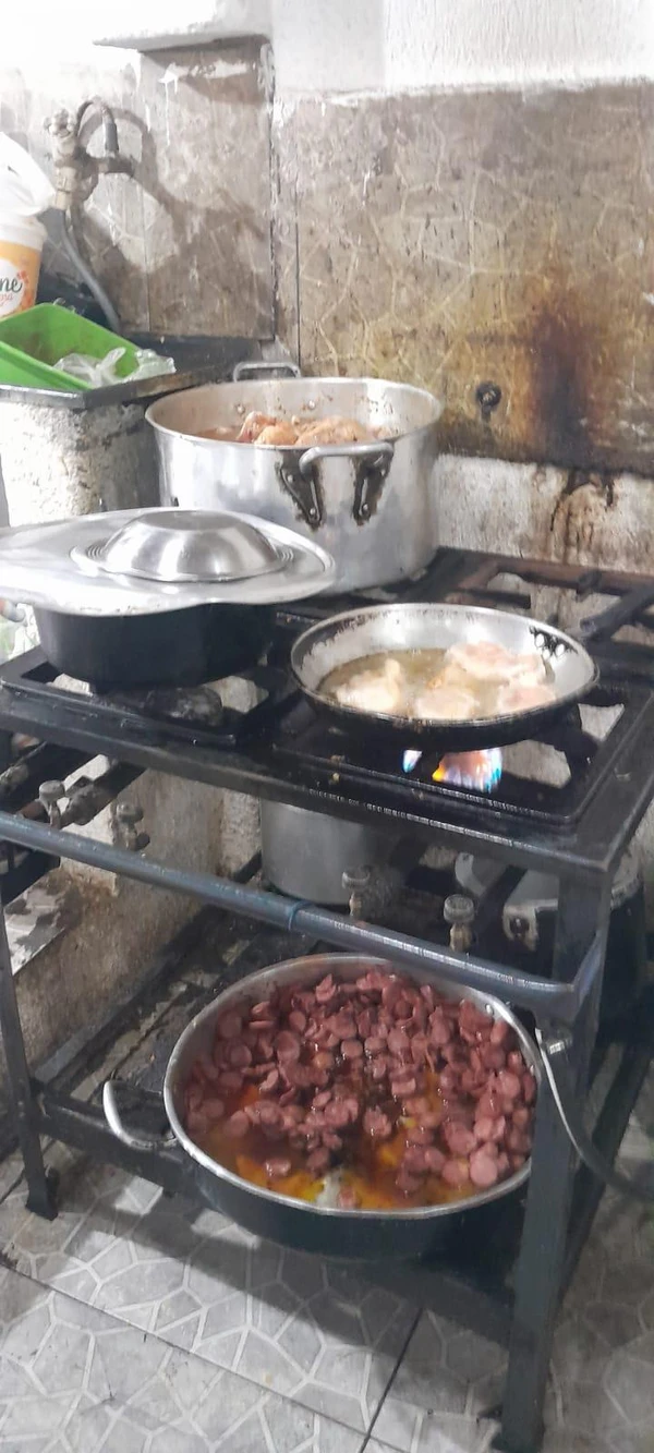 Vigilância Sanitária interdita comércio de quentinhas por Divulgação