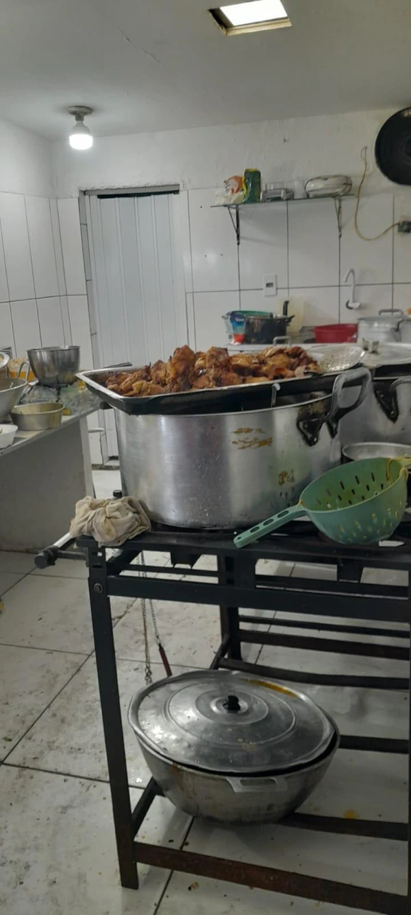 Vigilância Sanitária interdita comércio de quentinhas por Divulgação