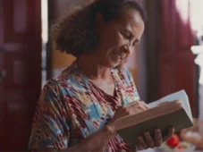 Imagem - Rosalva confessa que pegou livro de ervas; confira resumo do capítulo de ‘Coração Acelerado’ desta terça (24 de março)