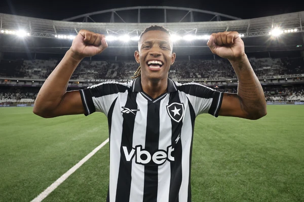 Danilo, do Botafogo, vive fase inédita na carreira e é o vice-artilheiro do Brasileirão, com cinco gols por Vitor Silva/CBF