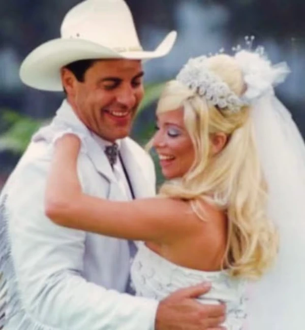 Gerson Brenner e Danielle Winits em 'Corpo Dourado' (1998) por Divulgação/Globo