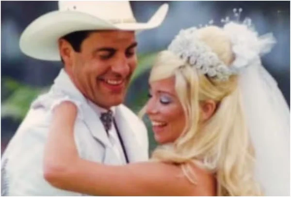 Gerson Brenner e Danielle Winits em 'Corpo Dourado' (1998) por Divulgação/Globo