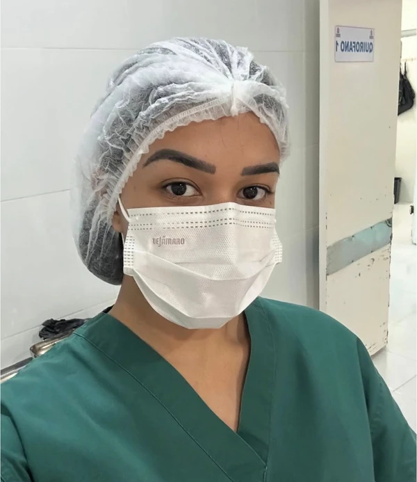 Iriz Alvez atualmente estuda Medicina na Bolívia por Reprodução/ Instagram