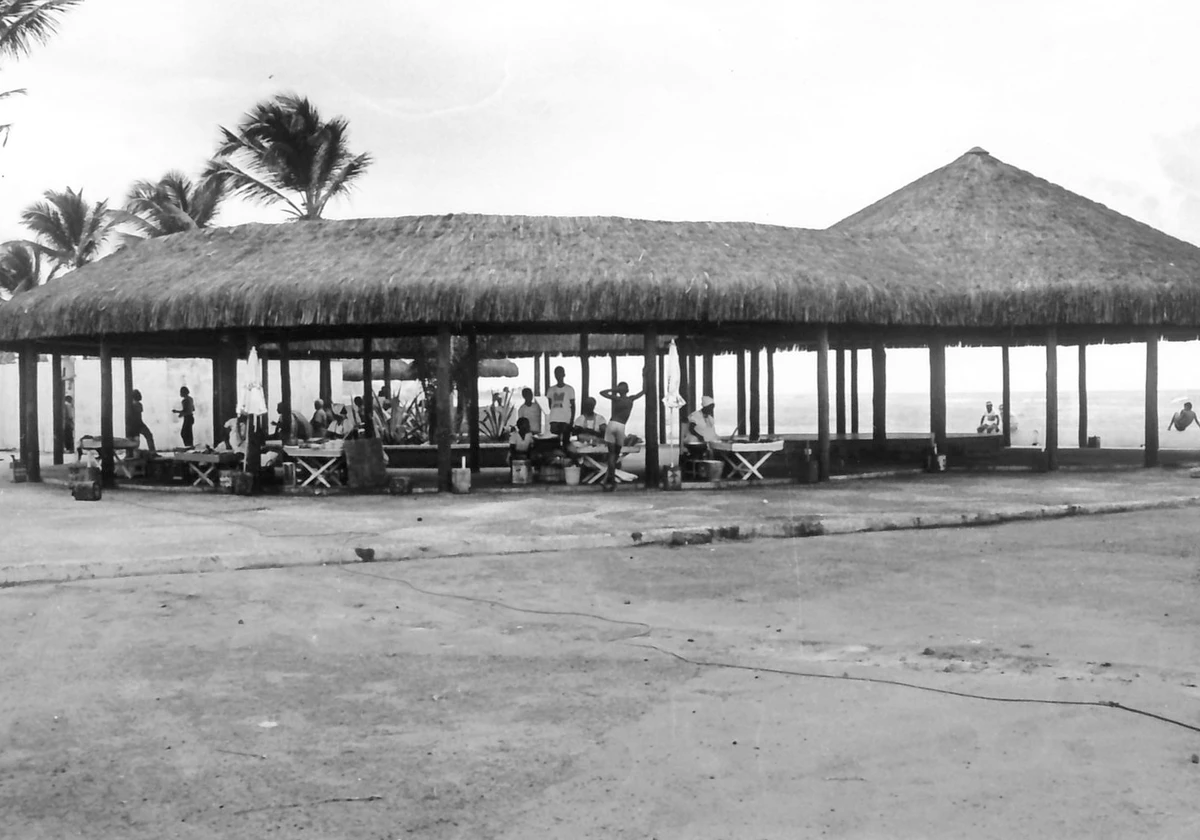 Largo das Baianas em Amaralina - Credito - Carlos Catela-Secom- 1991 por Credito - Carlos Catela-Secom- 1991