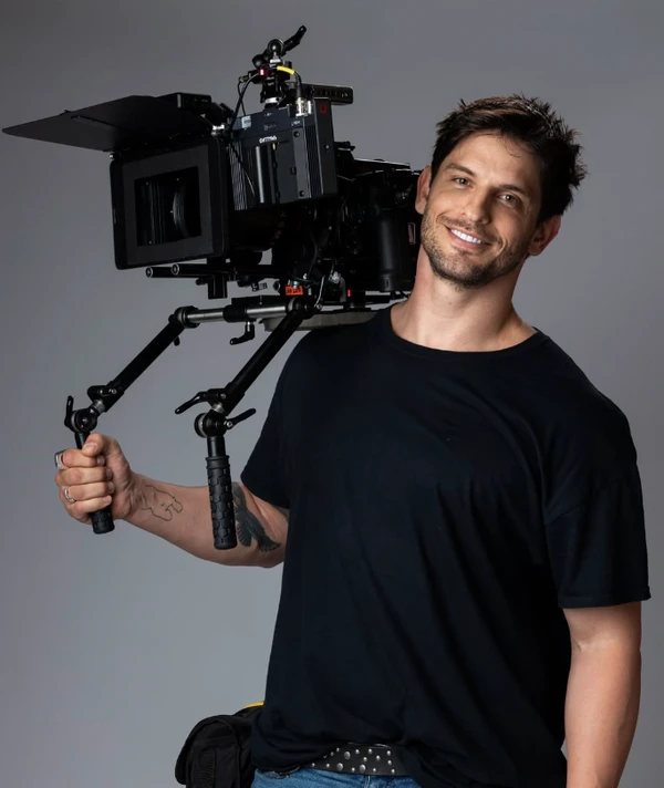 Miro Moreira foi modelo e ganhou notoriedade ao participar de desfiles e campanhas publicitárias de grandes marcas por Reprodução | Redes Sociais