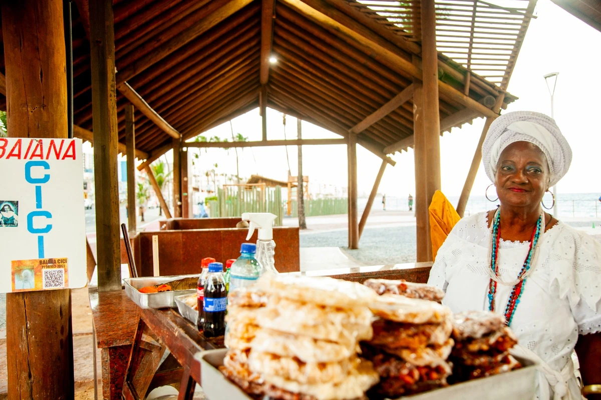 NCici é baiana de acarajé e vende por Sora Maia/CORREIO