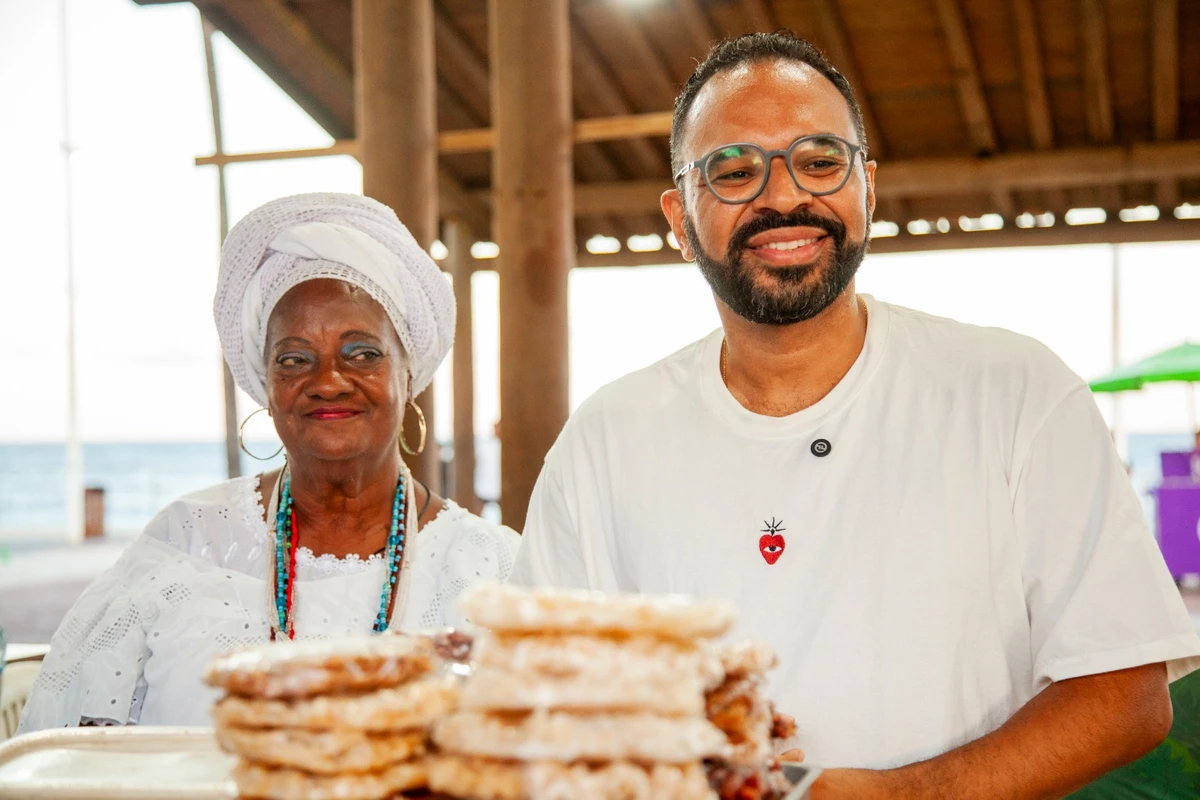 NCici é baiana de acarajé e vende por Sora Maia/CORREIO