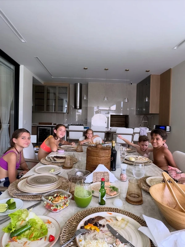 Veja fotos da mansão de Jorginho, do Flamengo, no Rio de Janeiro por Reprodução