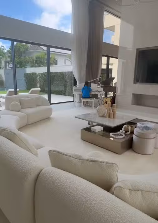 Veja fotos da mansão de Jorginho, do Flamengo, no Rio de Janeiro por Reprodução