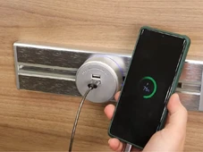 Imagem - Cabo de extensão, T e benjamins são coisa do passado: a nova moda é trilho de tomada com vários aparelhos