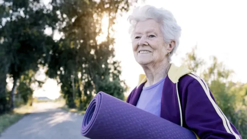 Imagem - Idosa de 103 anos vive sozinha, mantém rotina ativa e revela hábito que marcou sua vida até os 85 anos
