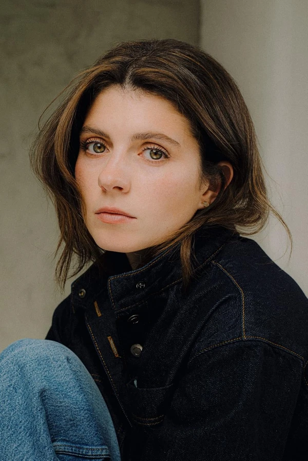 Emily Bader estará no remake de 'De Repente 30' por Divulgação/ IMDb