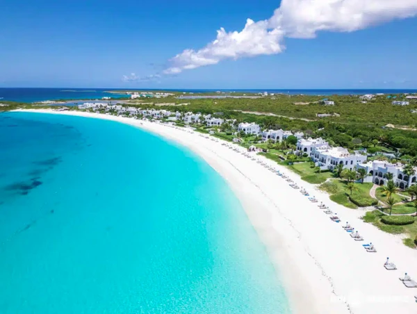 Com menos de 100 km², o território britânico no Caribe se consolidou como refúgio de celebridades como Paul McCartney e o casal Angélica e Luciano Huck por Reprodução | Instagram