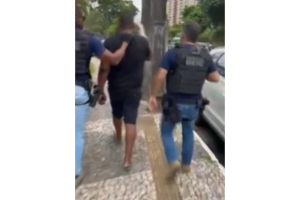 Itamar foi preso em condomínio de luxo por Reprodução/TV Bahia