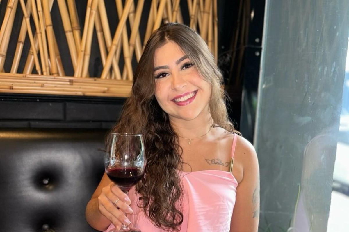 Jovem é morta pelo namorado após briga por ciúme por Reprodução